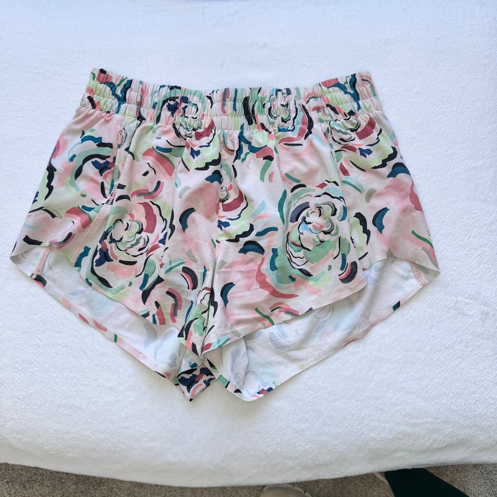 Athleta Hustle 3” Shorts, Floral Print, *Size Small*
